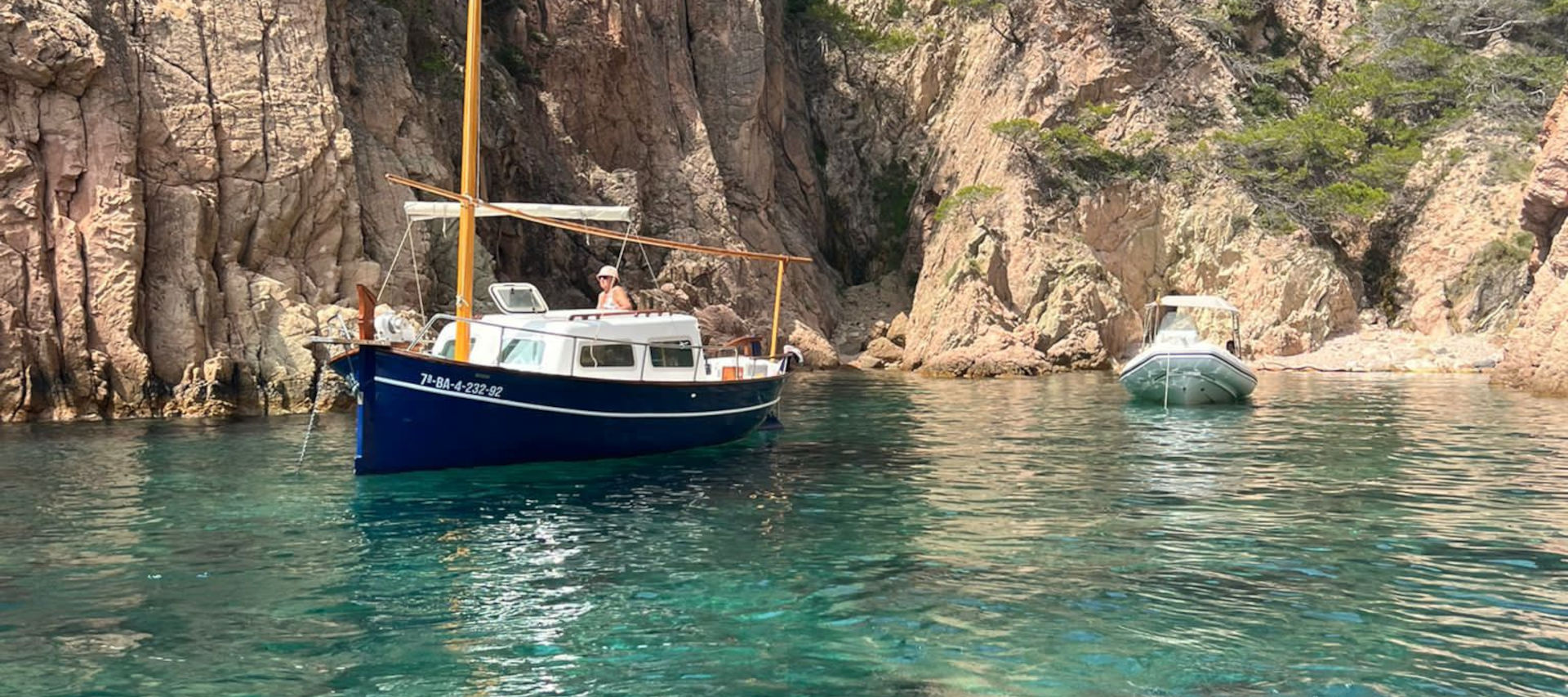 קוסטה בראווה – גן עדן של חופים, שייט וטבע